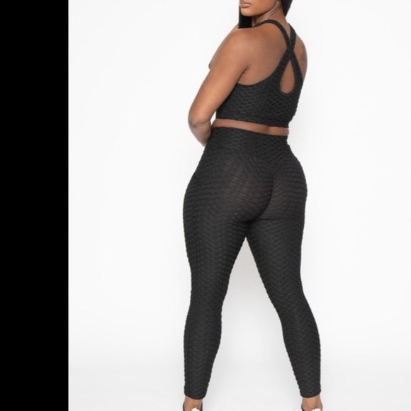 Black Very stretchy two piece work out set - Picture 2 of 6